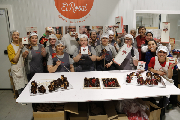 El Rosal de Tàrrega preveu arribar a les 30.000 roses de galeta per Sant Jordi