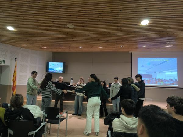 L’espectacle ‘Física pop’ apropa la ciència a més de 200 alumnes de l’Urgell dins el programa ‘Ciència al territori 2025’ de l’IEI
