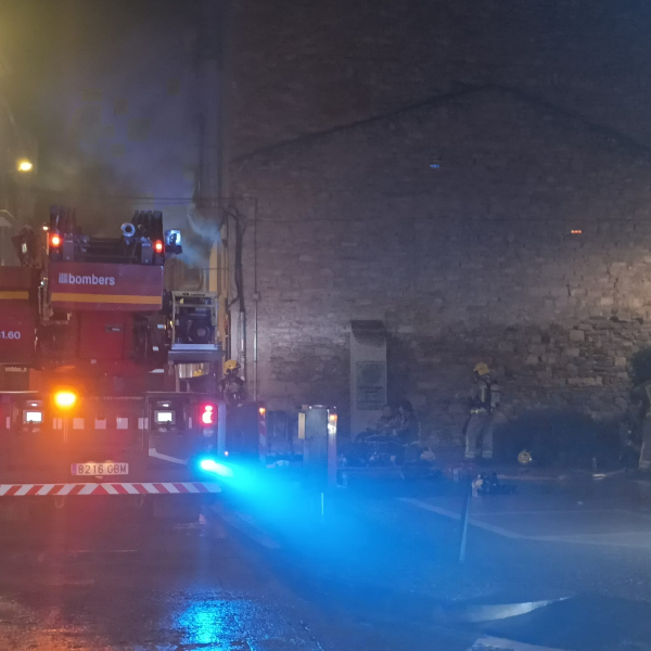 Mor una persona en l'incendi d'un habitatge del carrer Sant Joan de Tàrrega