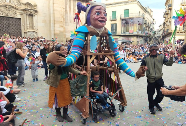 La Festa Major de Tàrrega estrena una gegantona inclusiva en el marc dels 50 anys de l’Associació Alba