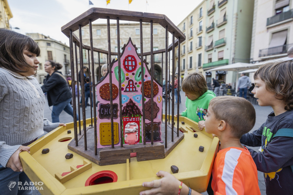 Tombs Creatius, la companyia d'art de carrer de Bellpuig, comença la seva gira per festivals de carrer per 7 països europeus