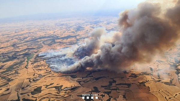 L'incendi a Torrefeta i Florejacs obliga a confinar nou municipis, entre els quals Agramunt