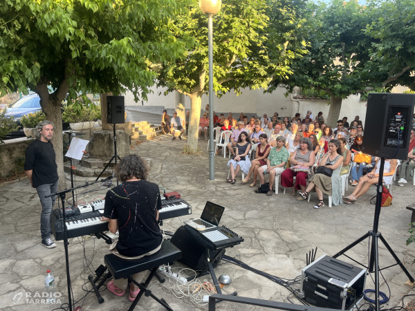 Claravalls estrena amb música i poesia una nova edició de ‘PÚBLIC!’, el cicle estival itinerant d’arts de carrer
