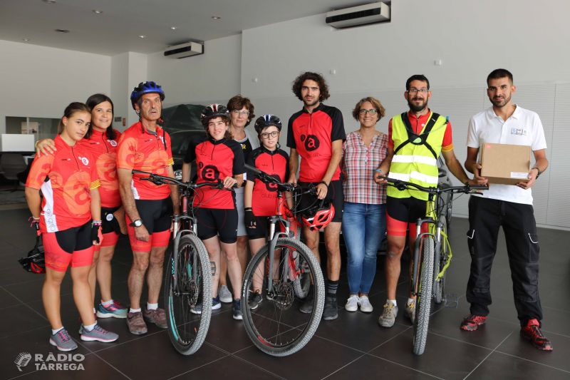 L'empresa Servisimó de Tàrrega fa una donació de 3 bicicletes pel Club Ciclista Alba