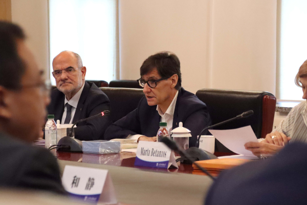 Illa parla amb l'alcalde de Bellpuig per conèixer els detalls de l'incendi on han mort dues persones