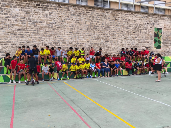 Els ‘Patis Oberts’ de Tàrrega impulsen la convivència juvenil a través de l’esport i el civisme