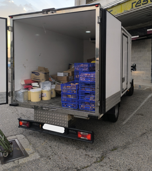 La Guàrdia Urbana de Lleida enxampa una furgoneta transportant aliments congelats en mal estat