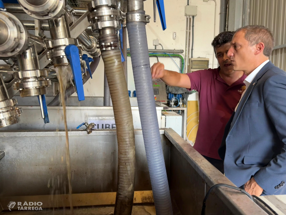 El subdelegat del Govern visita el celler Carviresa de Tàrrega