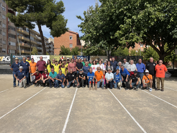 Tàrrega inaugura les renovades pistes de bitlles