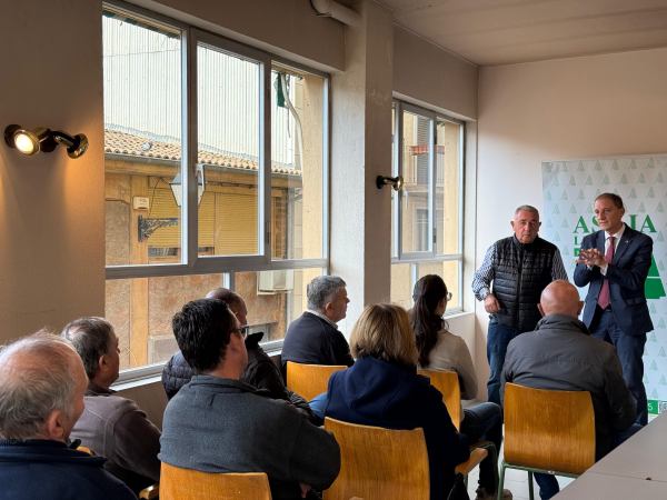 El subdelegat del Govern es reuneix amb pagesos i ramaders d’ASAJA afectats pels incendis de l’estiu