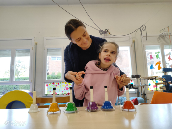 L'Associació Alba consolida la musicoteràpia a l’Escola Alba gràcies al suport de bonÀrea