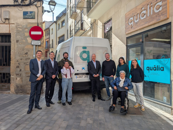 La Fundació “la Caixa” col·labora amb Quàlia per impulsar la mobilitat inclusiva en zones rurals amb l’adquisició d’un vehicle adaptat