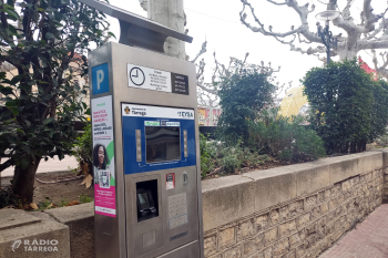 Tàrrega renova els parquímetres de la zona blava, que ja accepten pagaments amb Bizum i targeta