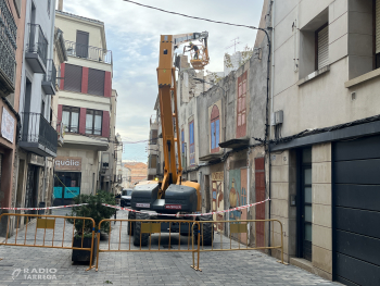 L’Ajuntament de Tàrrega enderroca un edifici deshabitat del carrer d’Urgell com a mesura de seguretat