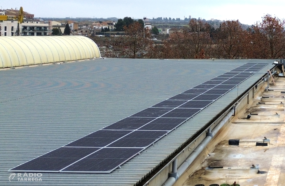 L’Ajuntament de Tàrrega instal·la 36 plaques solars per autoconsum energètic al Pavelló Municipal d’Esports