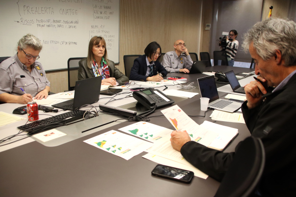 El Govern suspèn l'activitat educativa, universitària i esportiva aquest dijous i també la sanitària no urgent