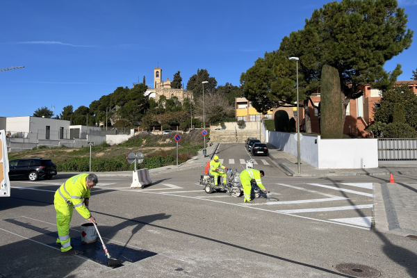 Els carrers de les Santes Espines i Mestre Amigó, vora l’estació d’autobusos, passen a ser de sentit únic i guanyen una trentena de llocs d’estacionament