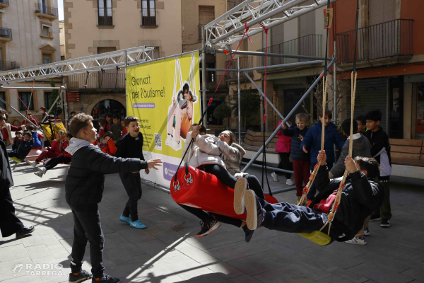 Més de 200 infants de Tàrrega participen en la campanya solidària 'Gronxa’t per l’autisme' de l’Associació Alba