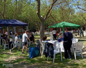 Tàrrega celebra amb èxit el Dia de la Mona al recinte del Càmping Municipal