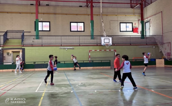 El CEACA Tàrrega impulsa un projecte de promoció de l’handbol a les escoles del municipi