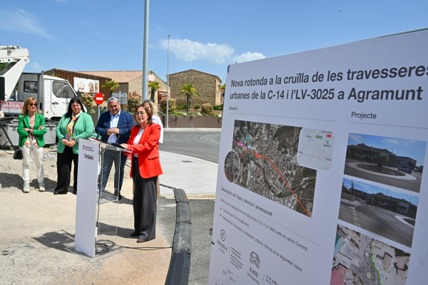La consellera Paneque visita les obres de millora de la rotonda d'encreuament entre les carreteres C-14 i LV-3025 a Agramunt
