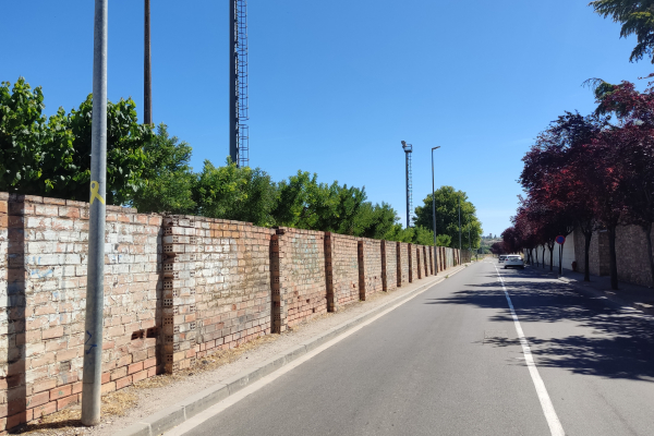 Tàrrega aprova el projecte per renovar el mur perimetral del costat sud del camp de futbol