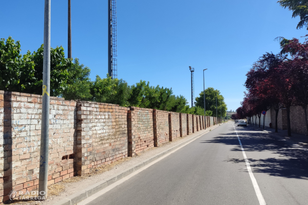 Tàrrega aprova el projecte per renovar el mur perimetral del costat sud del camp de futbol