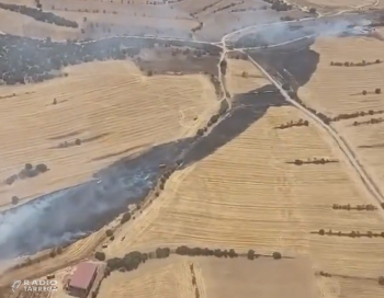Estabilitzat un incendi de camps de rostolls i vegetació forestal a la serra d'Almenara, a Agramunt