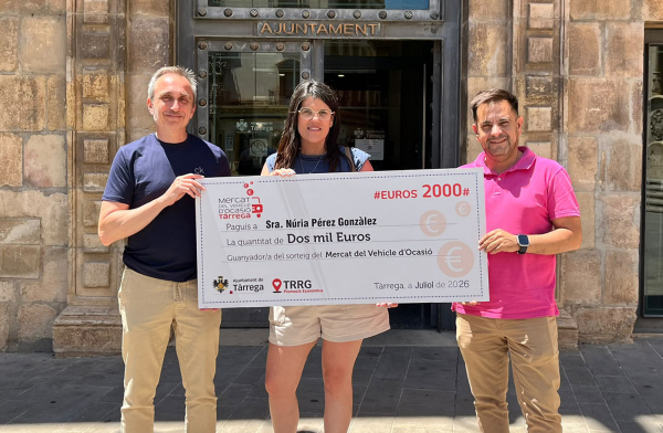 Tàrrega lliura el premi de 2.000 euros sortejat entre els compradors del 13è Mercat del Vehicle d'Ocasió