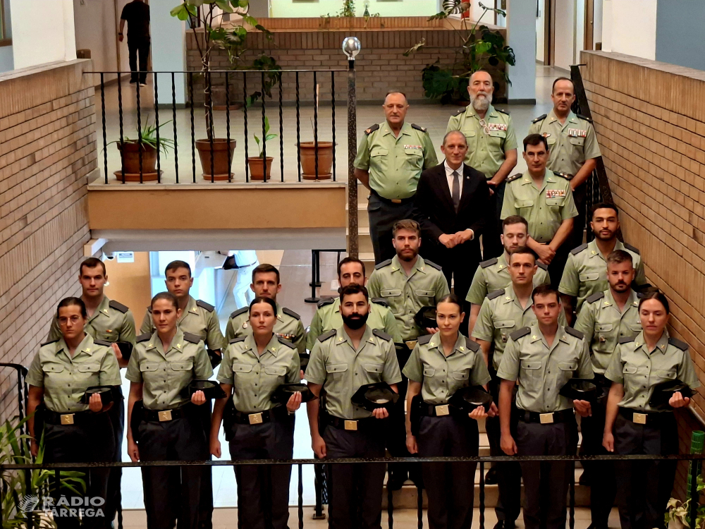 El subdelegat del Govern dona la benvinguda a 19 nous guàrdies civils, un dels quals s'incorpora a Tàrrega