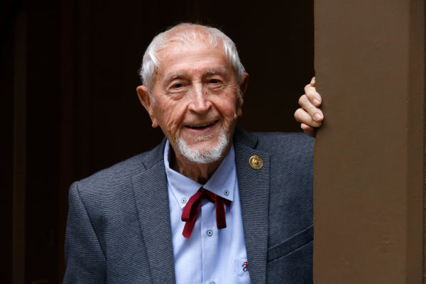 Mor l'escriptor Josep Vallverdú, el pare del clàssic de la literatura infantil 'Rovelló'