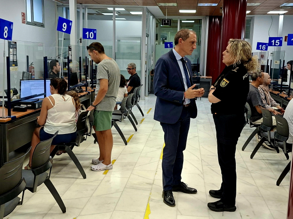 La Comissaria provincial de la Policia Nacional a Lleida amplia l’horari d’atenció per expedir DNI, passaport i TIE i també obrirà en horari de tarda tot el mes d’agost