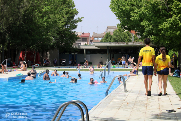Les piscines de Ponent tanquen temporada amb més afluència per la calor i incidències per excrements a l'aigua