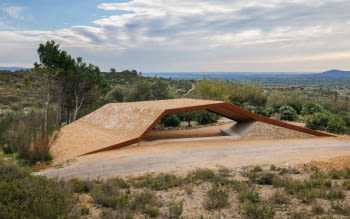 Reconeixement al projecte d’aixopluc al Racó de les Fibres Vegetals