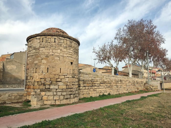 Muralles de Tàrrega i Torre del portal d'Urgellet