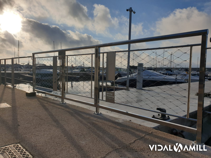 Noves portes instal·lades al pantalán del Port Marina de Palamós
