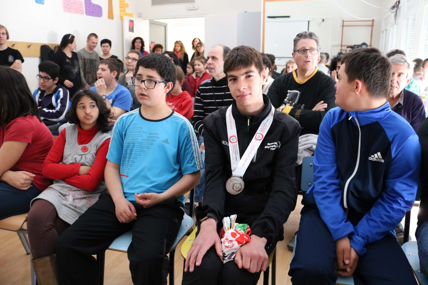 L'Associació Alba homenatja a l'esportista Pol Puiggener per la seva medalla de plata als Special Olympics