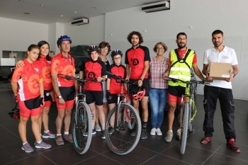 L'empresa Servisimó de Tàrrega fa una donació de 3 bicicletes pel Club Ciclista Alba.