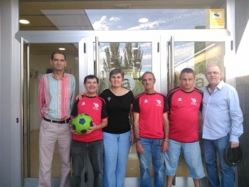 L'Associació Alba i la Unió Esportiva Tàrrega signen un conveni per promoure la inclusió en el futbo