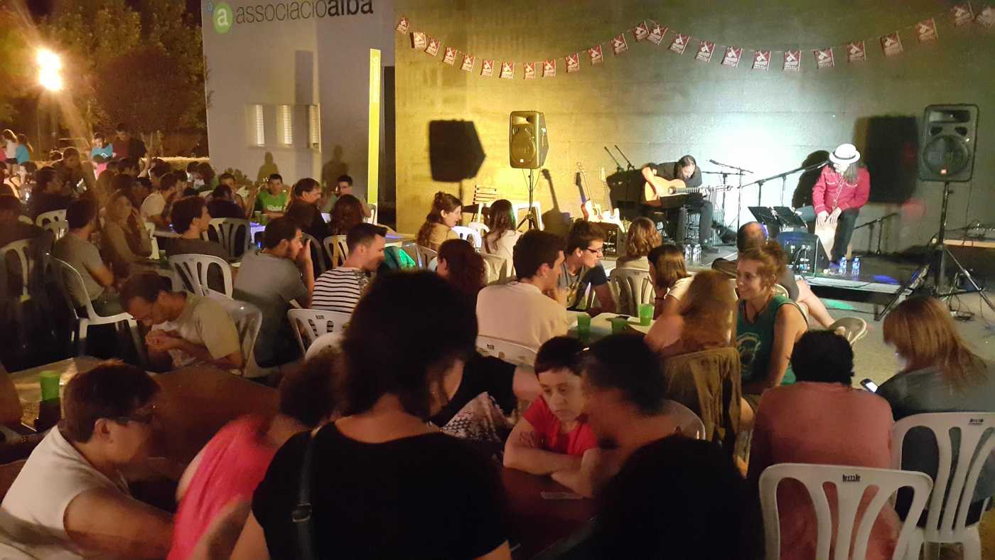 L’Associacó Alba organitza per 7è any el Festival Sardines & Marinada amb 3 concerts i sopars a la fresca.