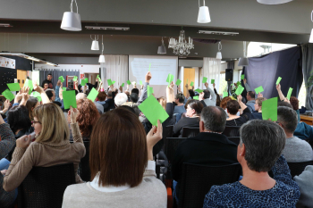 Celebrem l'Assemblea General de Socis amb la necessitat urgent d'aconseguir places d'habitatge per les persones.