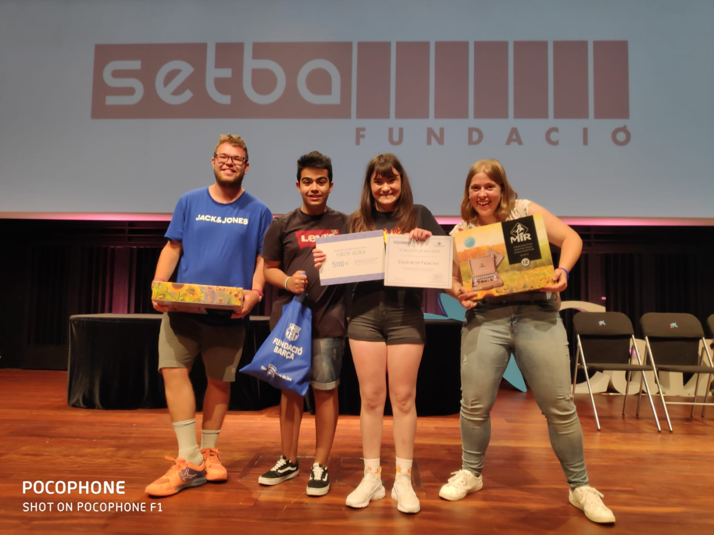 Dos alumnes de l'escola del Grup Alba guanyen els 1rs premis del certamen de pintura El Balcó de les Arts 2019 i disseny Bardinet de la Fundació SETBA