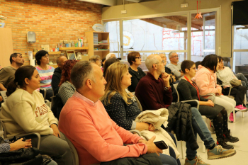 Alba impulsa el projecte SAFE per tenir cura de les famílies, teixint vincles.