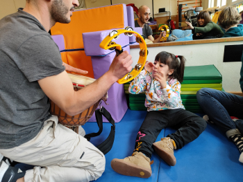 L’ Associació Alba consolida la musicoteràpia a l’Escola Alba gràcies al suport de bonÀrea