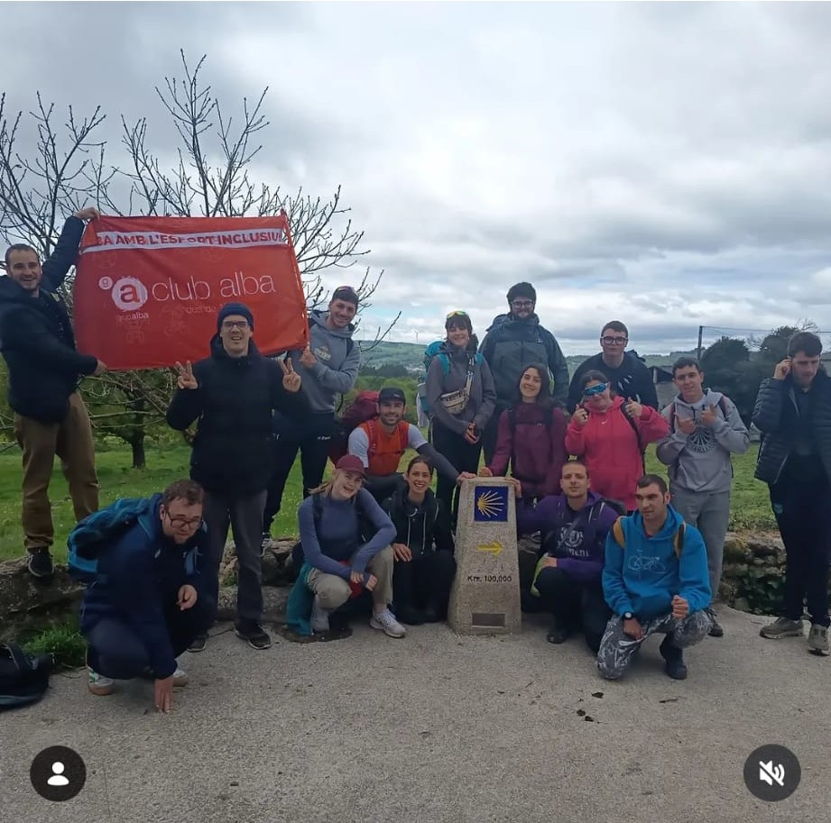 Joves de l’Associació Alba i Kara Bobowski completen junts el Camí de Santiago