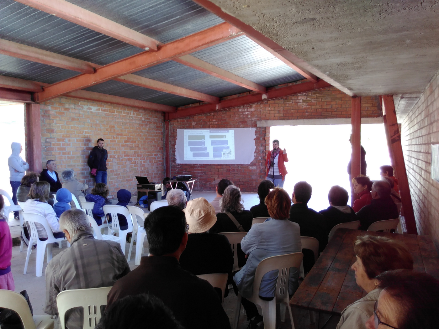 Comencem a dibuixar de forma participativa els jardins de la futura llar de Sant Martí