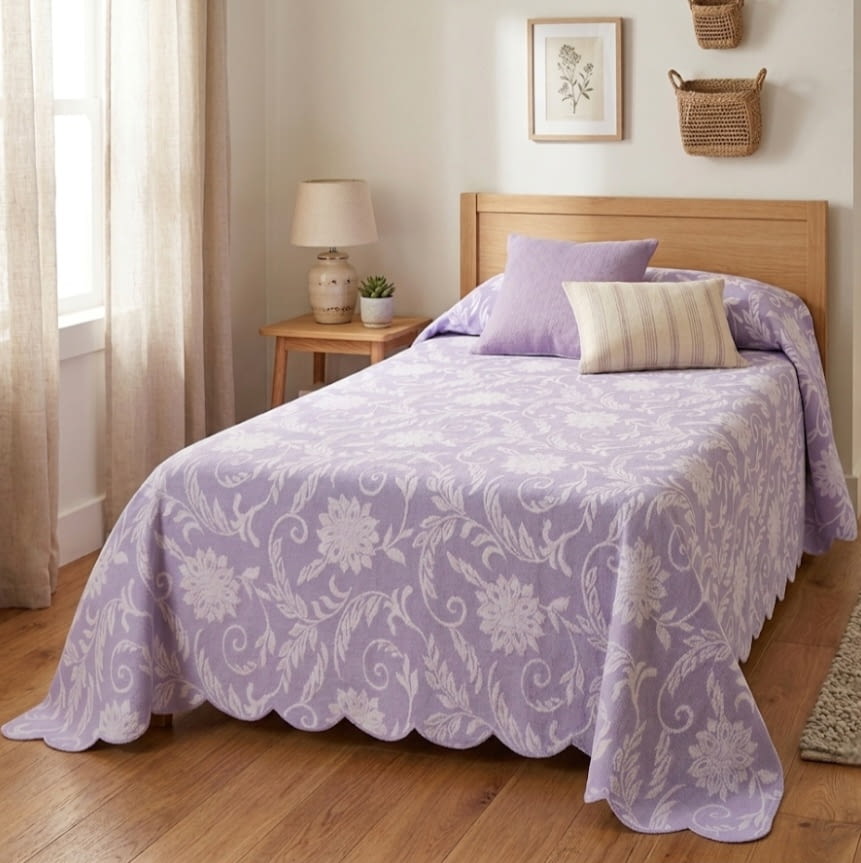 Colcha Reversible lila Saly. Cama 105