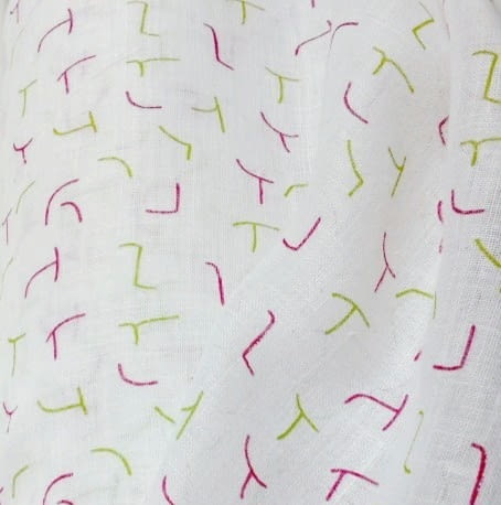 Tela Visillo lino blanco detalles verde y rosa - 3