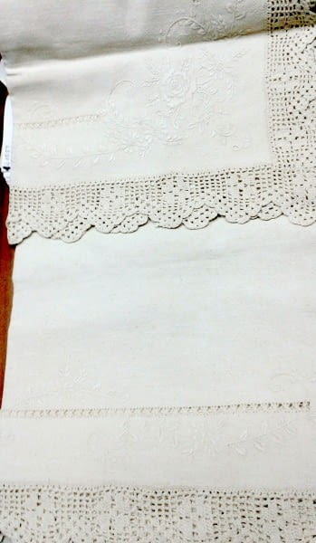Mantelería bordada - 2
