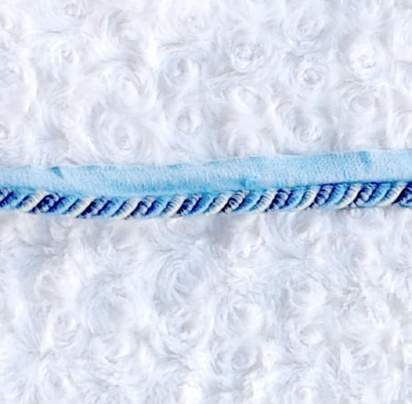 Cordón con pestaña